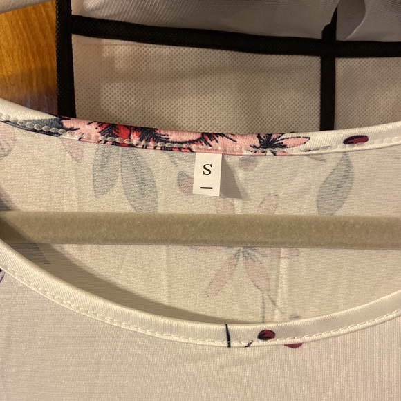 Small top - Picture 3 of 4